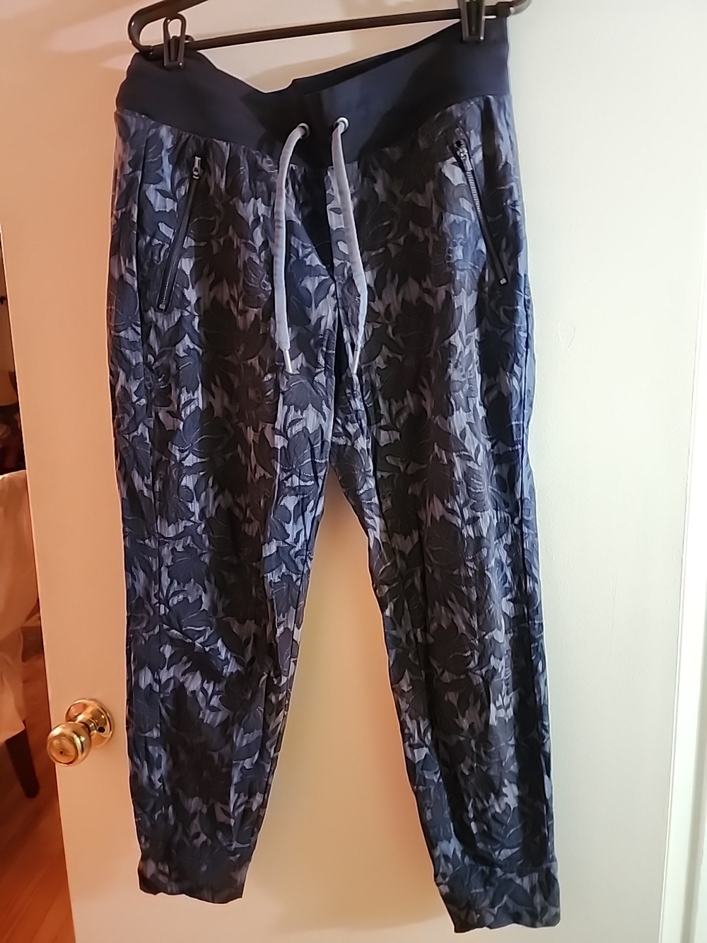 Athleta Trekkie North Navy Floral Jogger Pants with Drawstring Waist